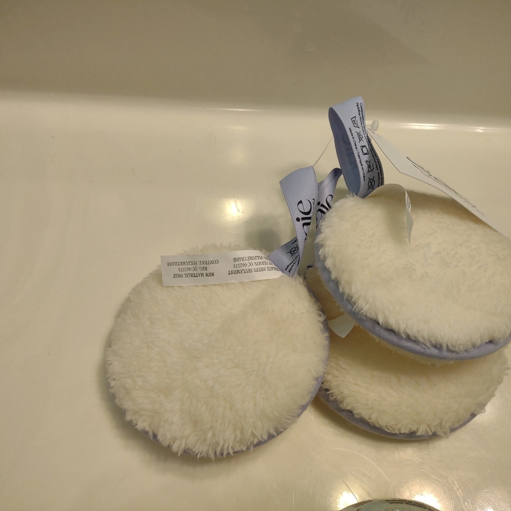 Powder puffs